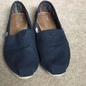 Women’s blue toms 9